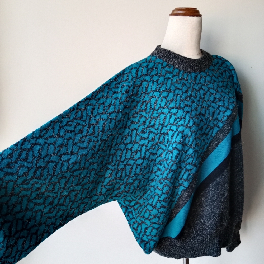 VINTAGE Blue/Grey Knit Jumper - Picture 3 of 7